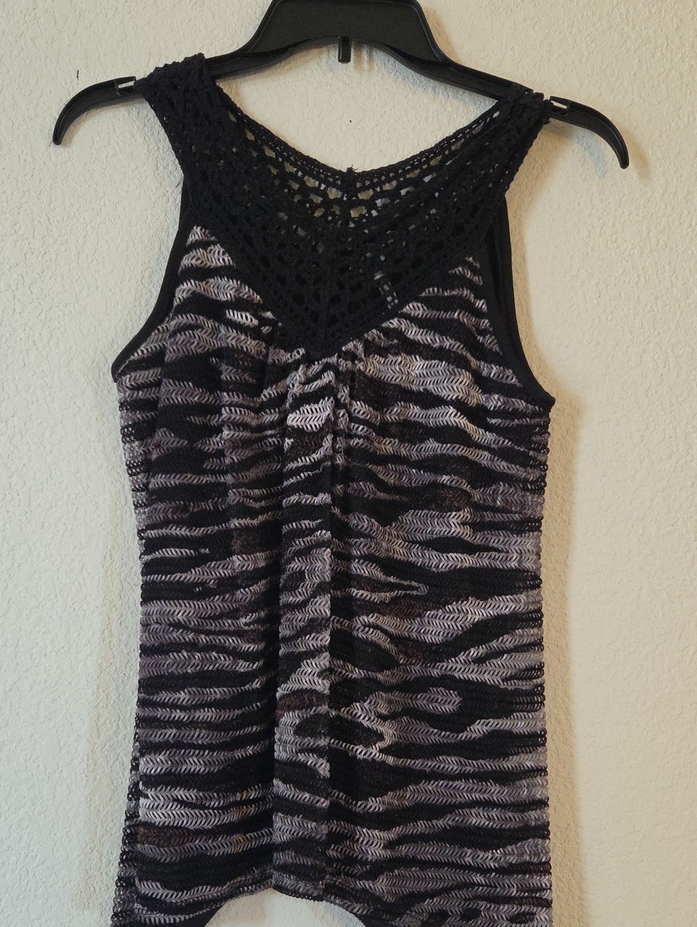 Passport Crochet Yoke Zebra-Pattern Tank Top - Black & Gray